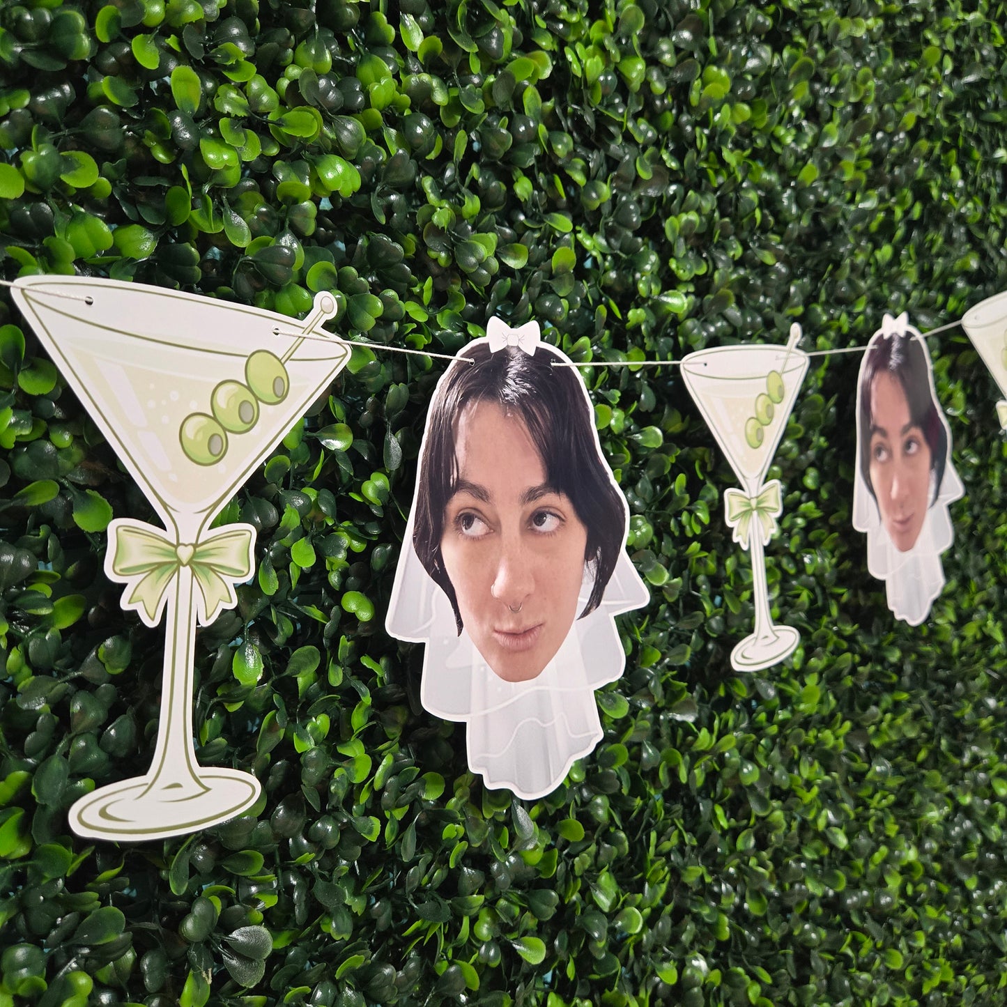 Bride Face Banner with Veil & Martinis: A Bride In a Tini Bit