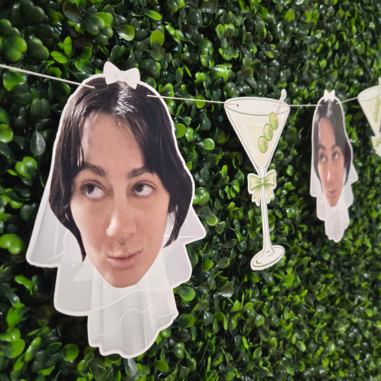 Bride Face Banner with Veil & Martinis: A Bride In a Tini Bit