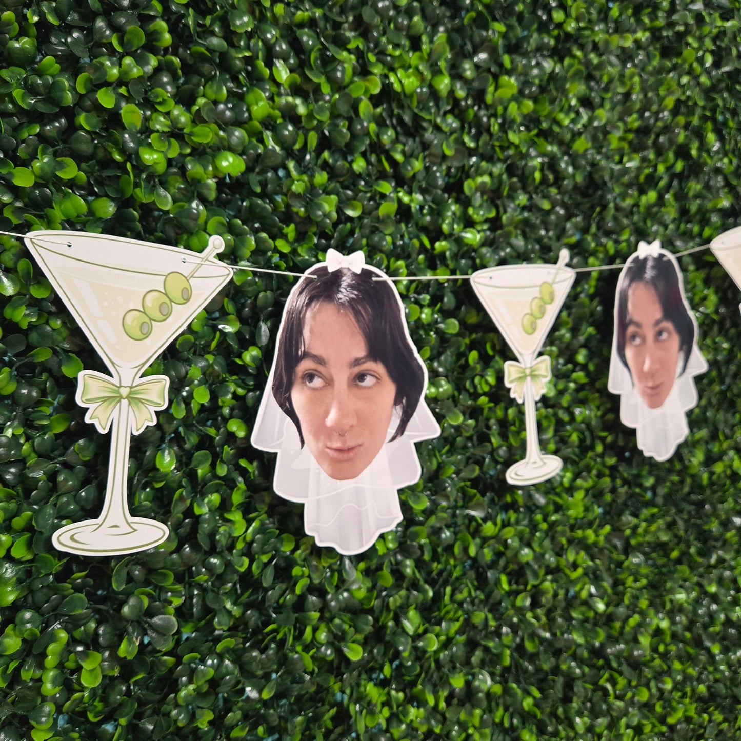 Bride Face Banner with Veil & Martinis: A Bride In a Tini Bit